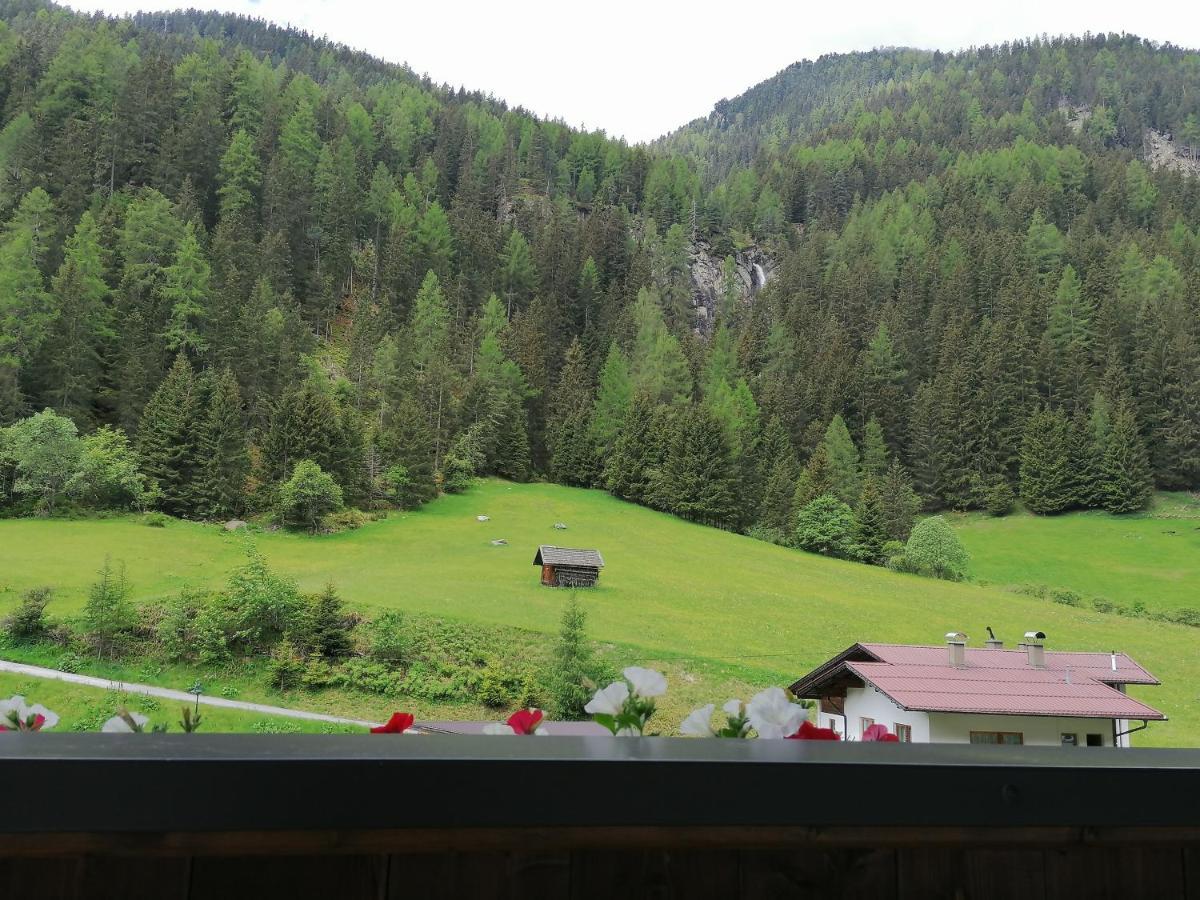 Hotel Gschwandthof St. Leonhard im Pitztal Exterior foto