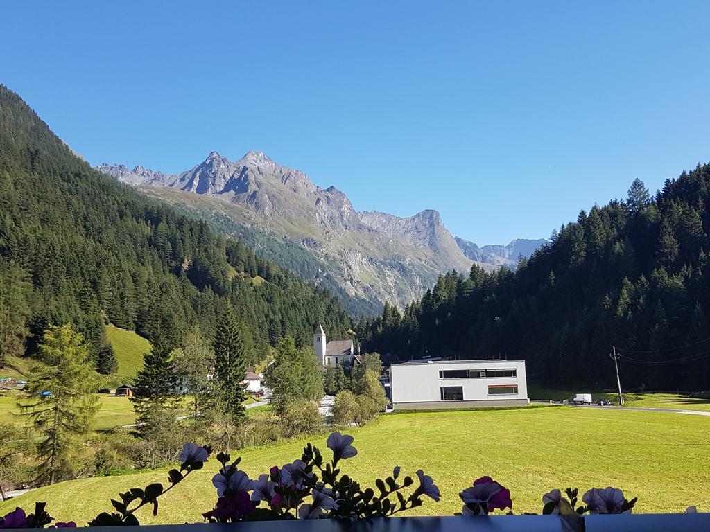 Hotel Gschwandthof St. Leonhard im Pitztal Exterior foto