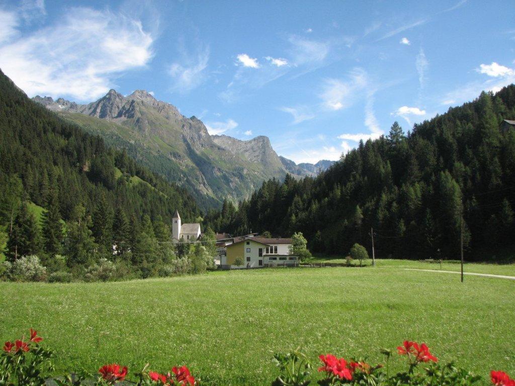Hotel Gschwandthof St. Leonhard im Pitztal Exterior foto
